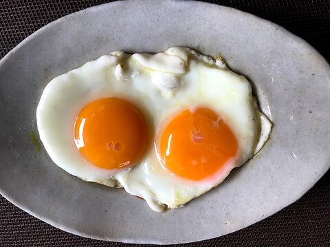 理想の目玉焼き☆双子目玉焼きの作り方☆黄身半熟！